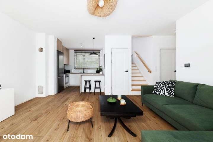 Dom w zabudowie bliźniaczej w Wilkowicach-0