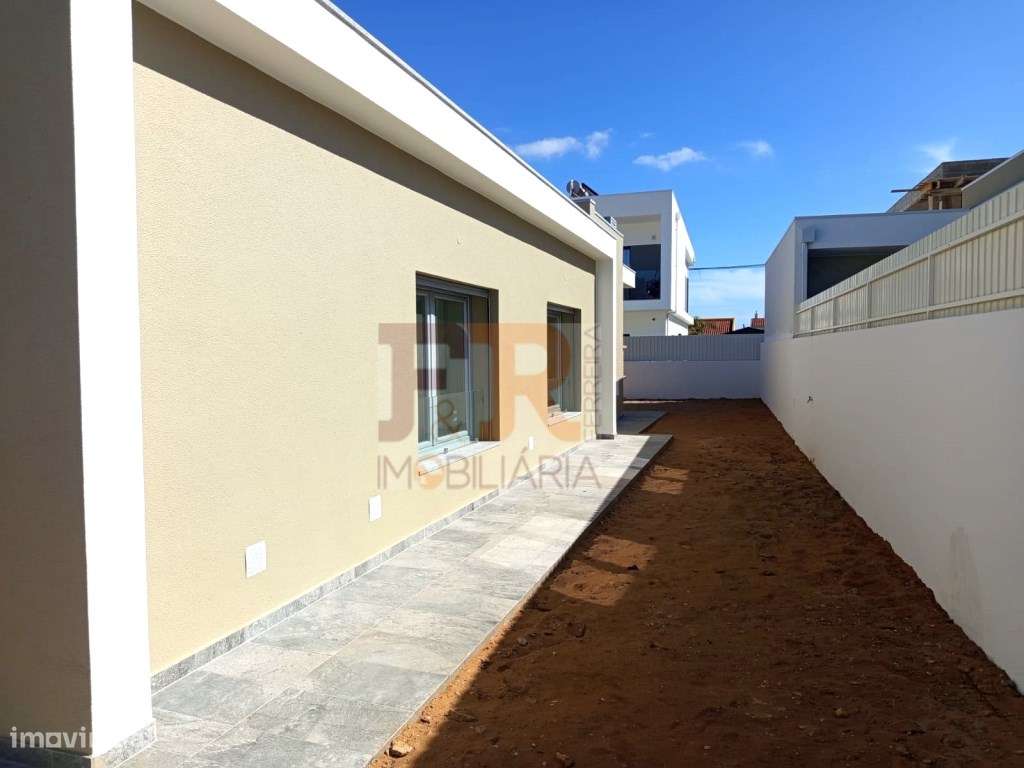 Moradia Isolada Térrea T3+1 'PRONTA 'Fernão Ferro - Grande imagem: 5/28