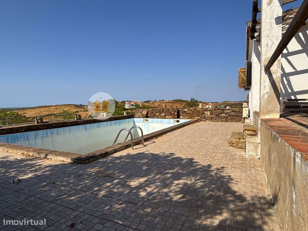 Moradia de estilo tradicional- Charme, vistas sob a Serra e Mar-55