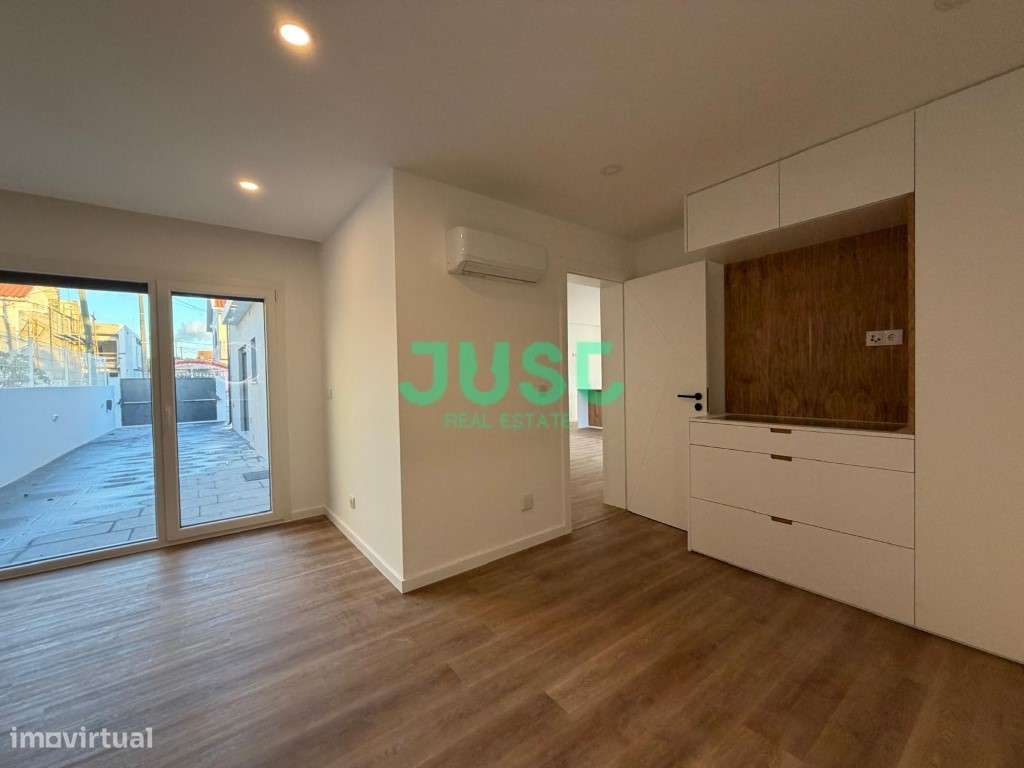 Moradia térrea, T3 + 1 com 2 suítes em Pinhal General - Fernão Ferro.-14