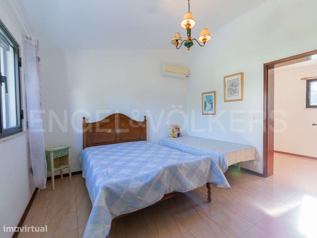 Moradia T3 com Piscina e Jardim em Tavira-23