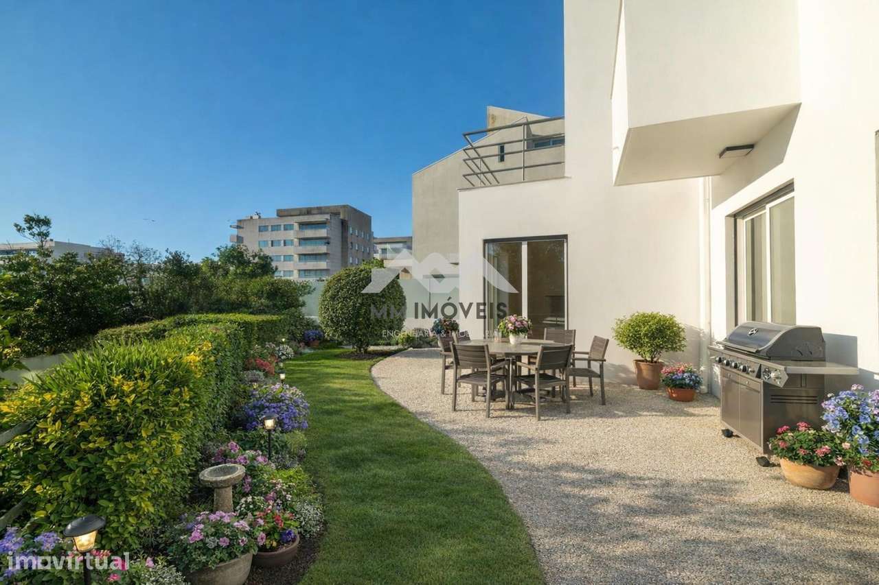 Moradia T4 | Renovada| Vista Mar | 4 Frentes | Jardim | Box - Grande imagem: 4/60