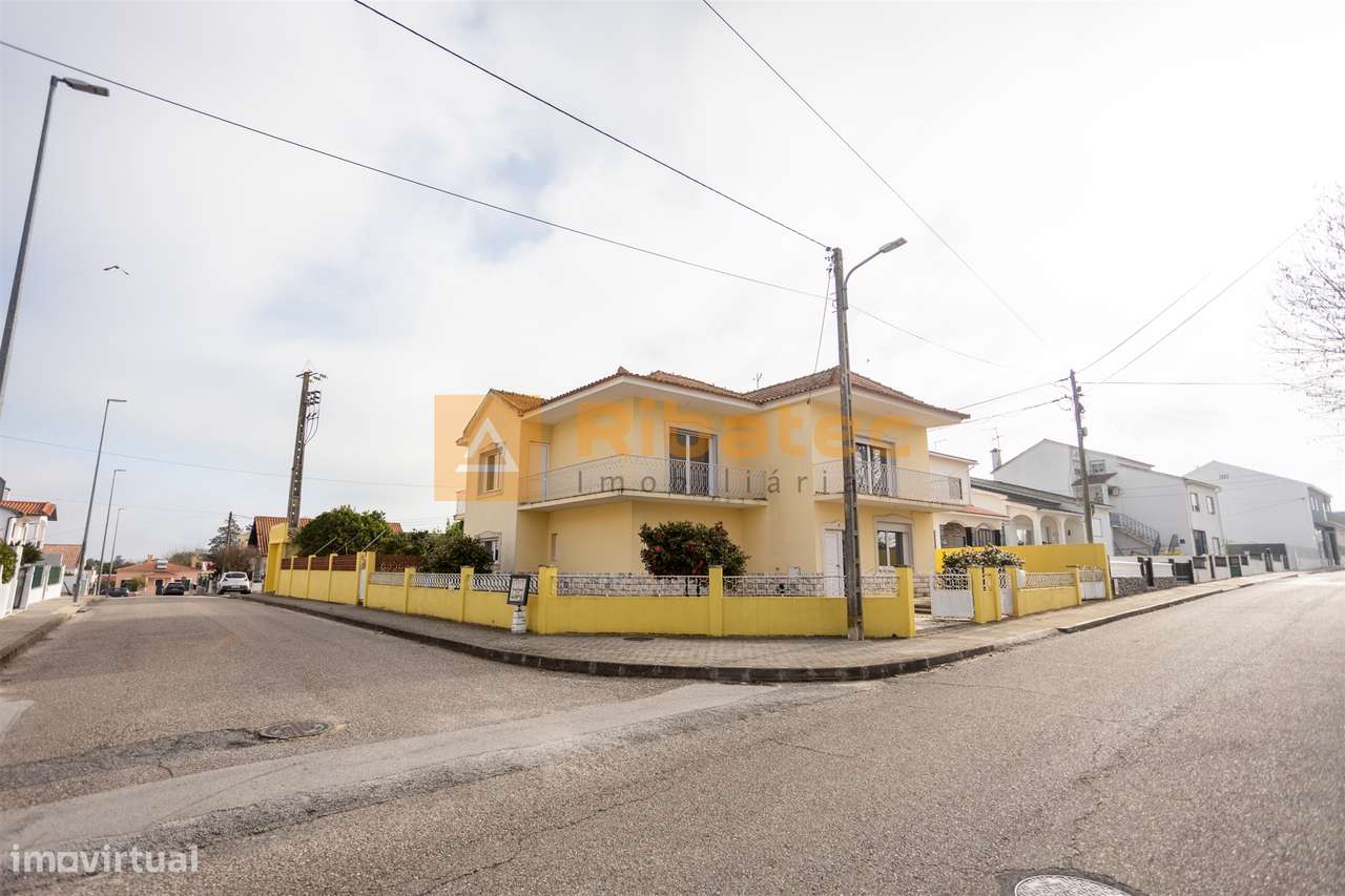 Moradia T5 em Alpiarça-35