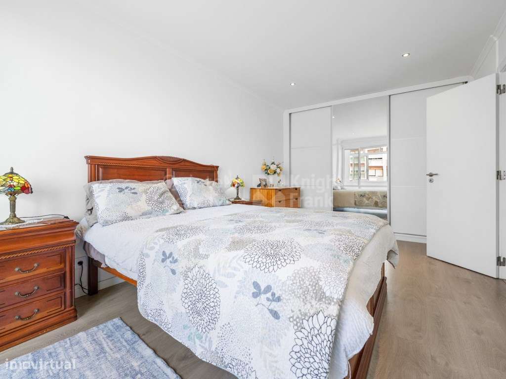 Apartamento T2 remodelado para venda em Verderena, Barreiro-8