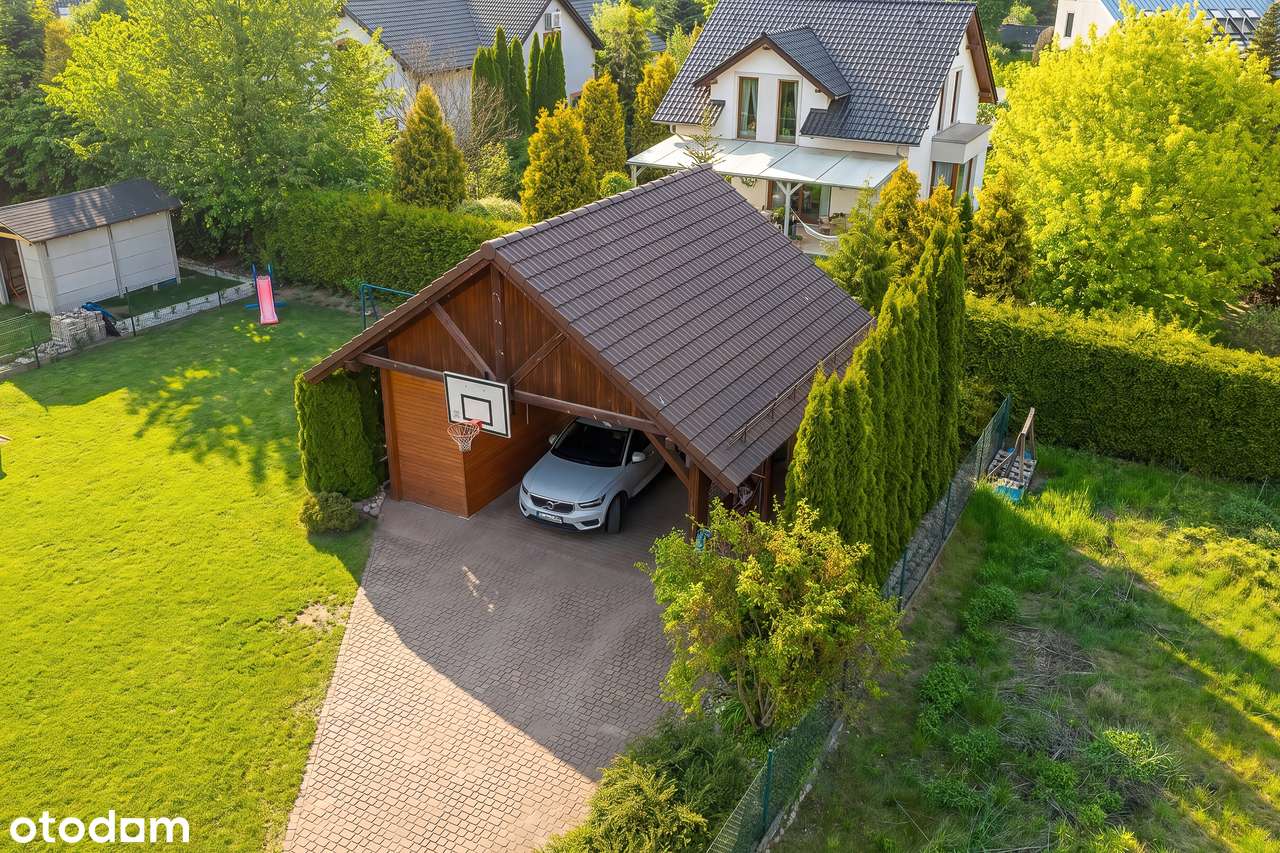 Rodzinny dom. Salon + 4 pokoje! Duża działka 880m² i wiata garażowa 2-15