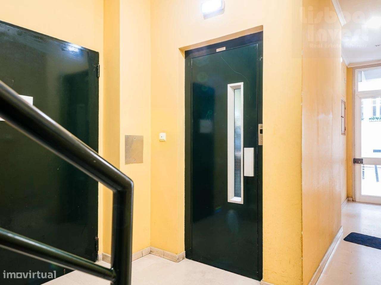 Apartamento Novo T2 em Benfica,com estacionamento-10