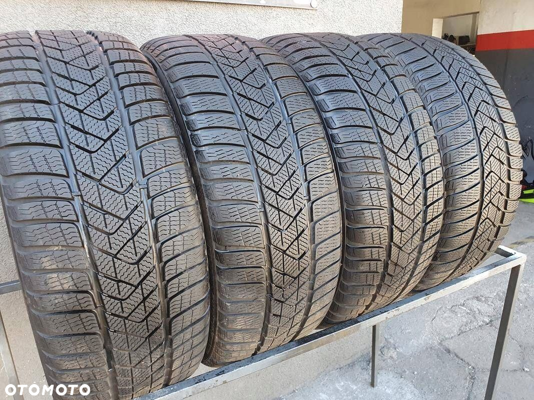 225/45R18 Pirelli Sottozero 3 komplet opon zima 7,1mm - 4