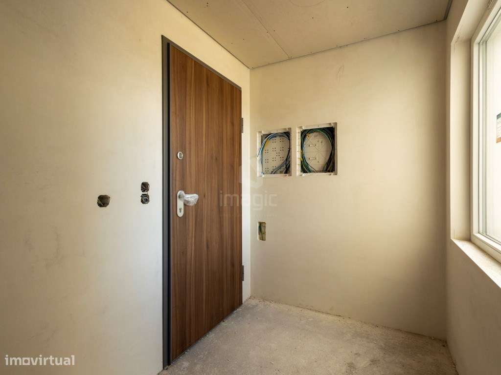 Moradia T4 nova com piscina e de Design moderno, em Mafra.-3