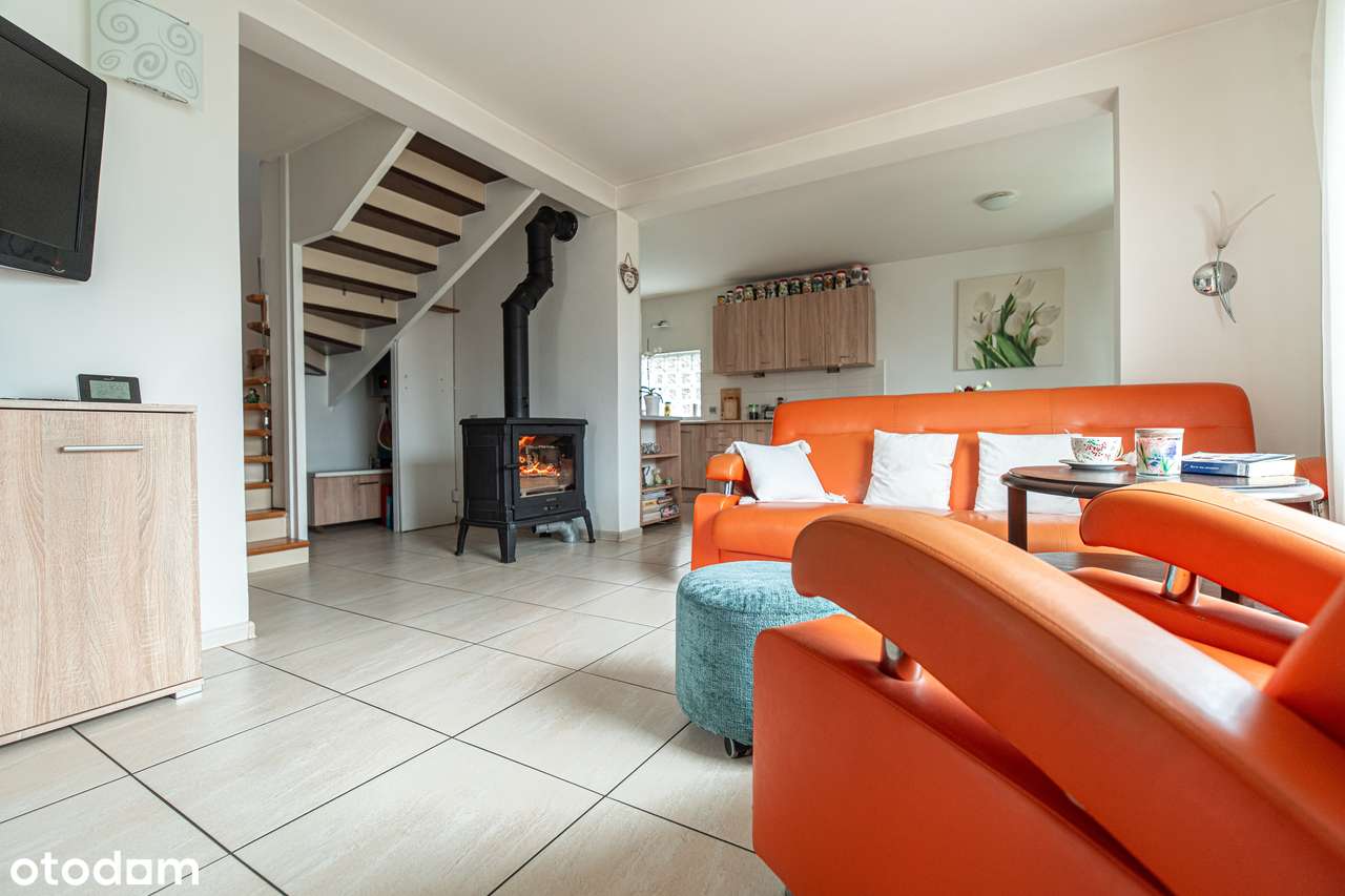 mały biały kameralny domek-8