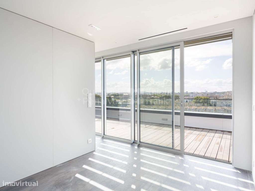 Apartamento T3 com varanda e terraço na Senhora da Hora - Grande imagem: 4/56