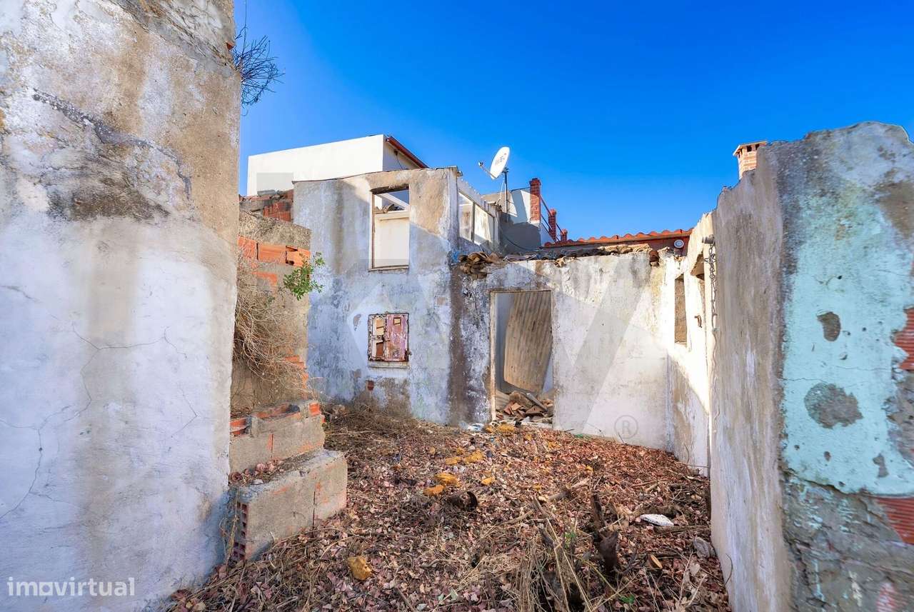 Ruína com Logradouro | Estoi, Faro-43