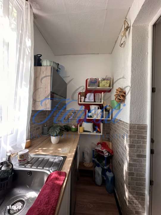 Apartament de 2 camere decomandate, zona Porii-5