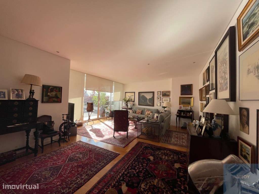 Apartamento T3 com Terraço na Cruz Quebrada - Grande imagem: 4/43