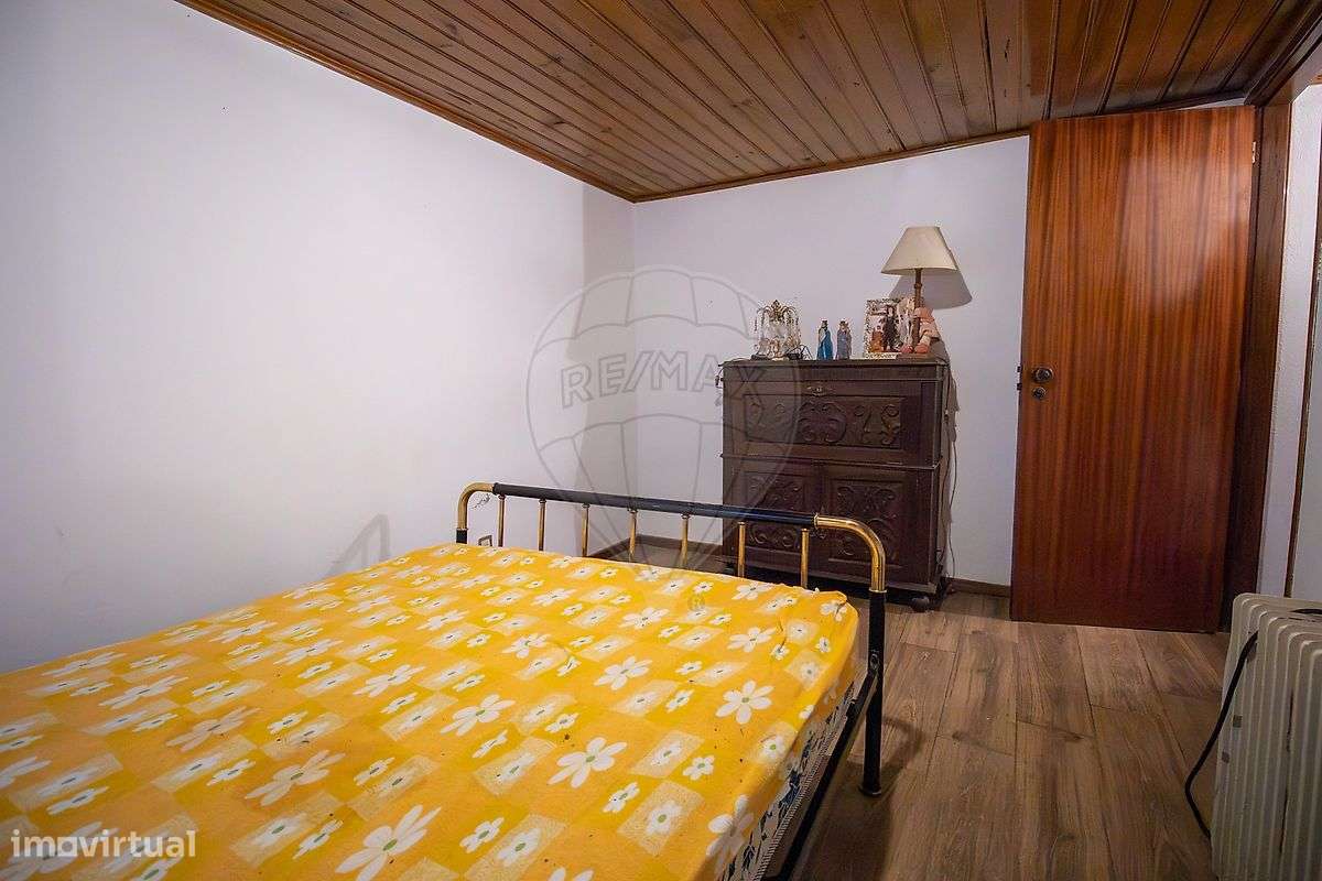 Moradia T2 para venda-7