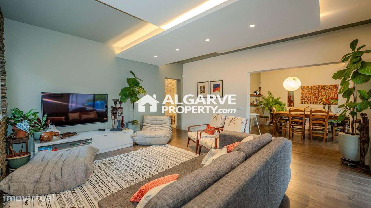 Moradia T4 Renovada com Piscina a 20 Minutos da Marina de Vilamoura - Grande imagem: 4/60