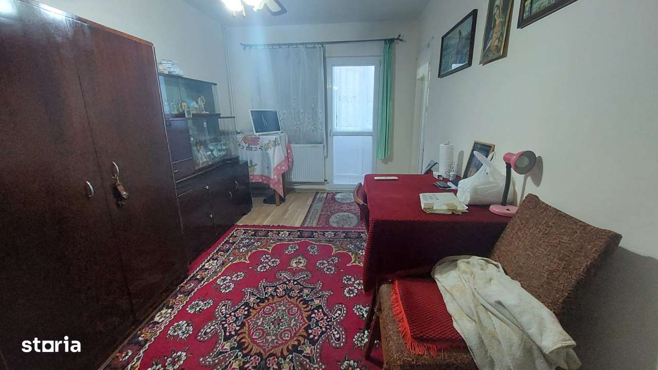 Vand garsoniera etaj 1 zona Micalaca-3