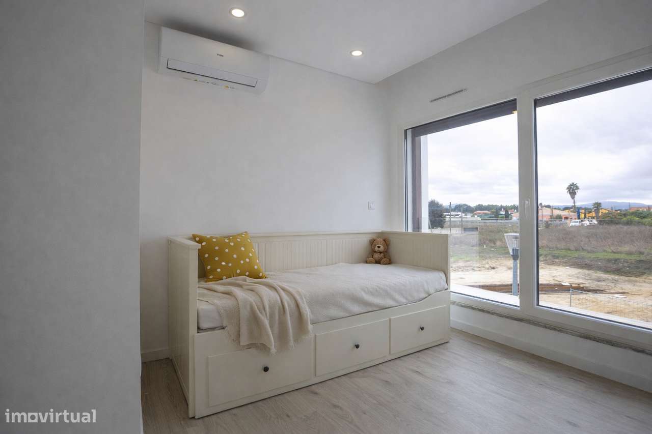 Moradia T4 Semi-Nova-8