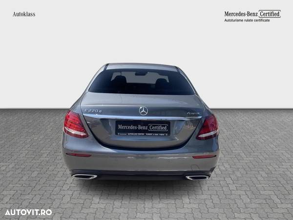 Mercedes-Benz E - 4