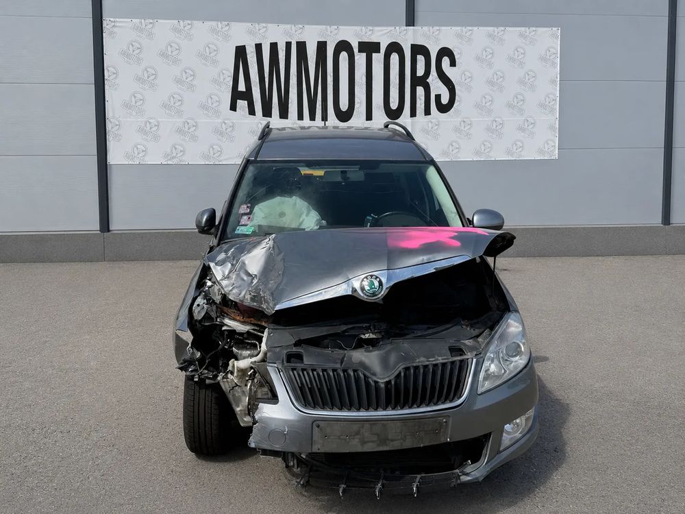 SKODA ROOMSTER 2012