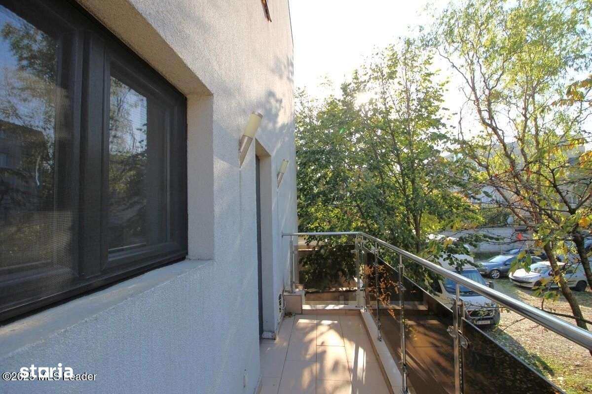 Popesti-Leordeni, Sf. Agnes, vila 2010, p+1+m, 216 mp, curte 138 mp-10