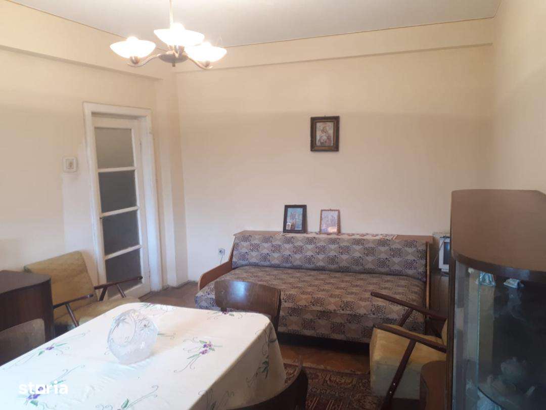 Apartament 2 camere Centru et3/4 ,simplu 54 000 euro neg-1