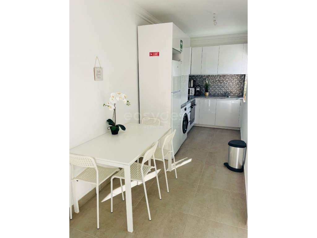 Apartamento T1, inserido em condomínio totalmente remodelado com pi... - Grande imagem: 5/28