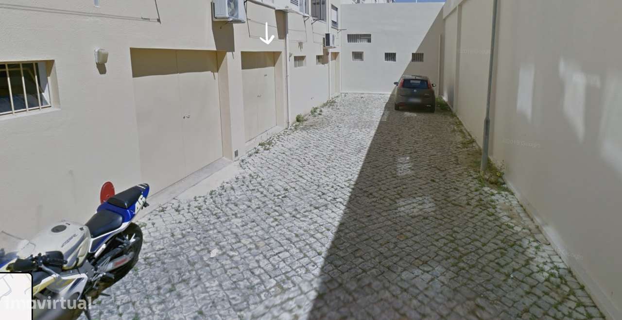 Armazém em Faro, na Penha (Perto da Universidade) - Grande imagem: 1/3