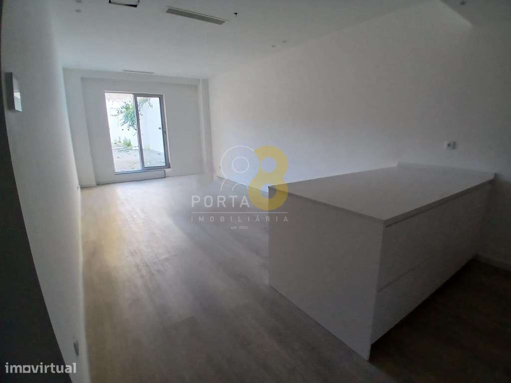 Apartamento T2 com Terraço de 255 m² em Matosinhos-14
