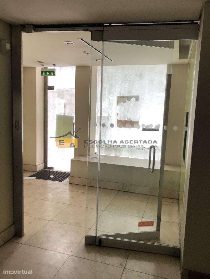 Loja antiga agência NovoBanco - Grande imagem: 3/10