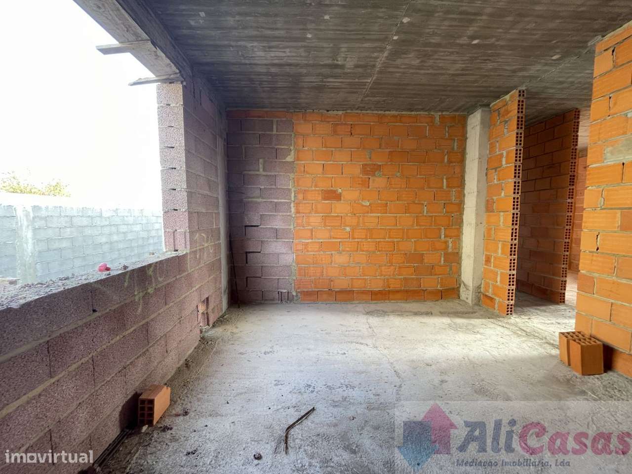 Excelente Vivenda 4 Frts C/solário Vista P/Ria-19