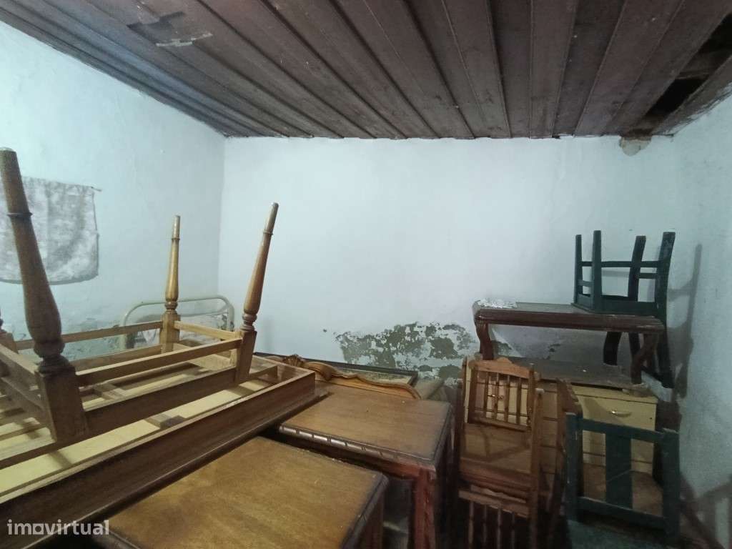 Moradia térrea para recuperar - Grande imagem: 4/16