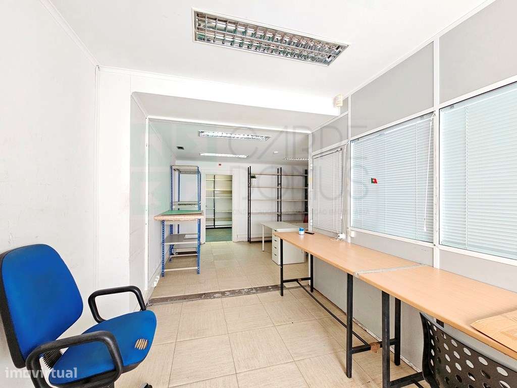 Espaçoso e funcional escritório com 600m2, em Carnaxide, Oeiras-28
