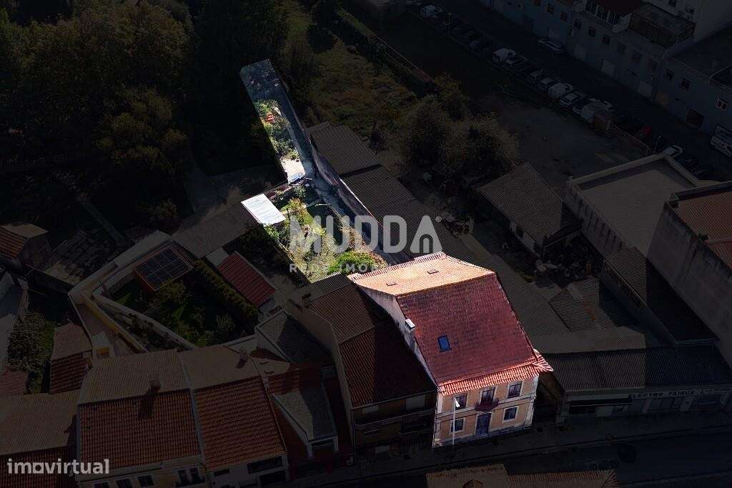 Moradia T9 no Centro de Ovar - Potencial para Turismo | Moradia Bifami-2