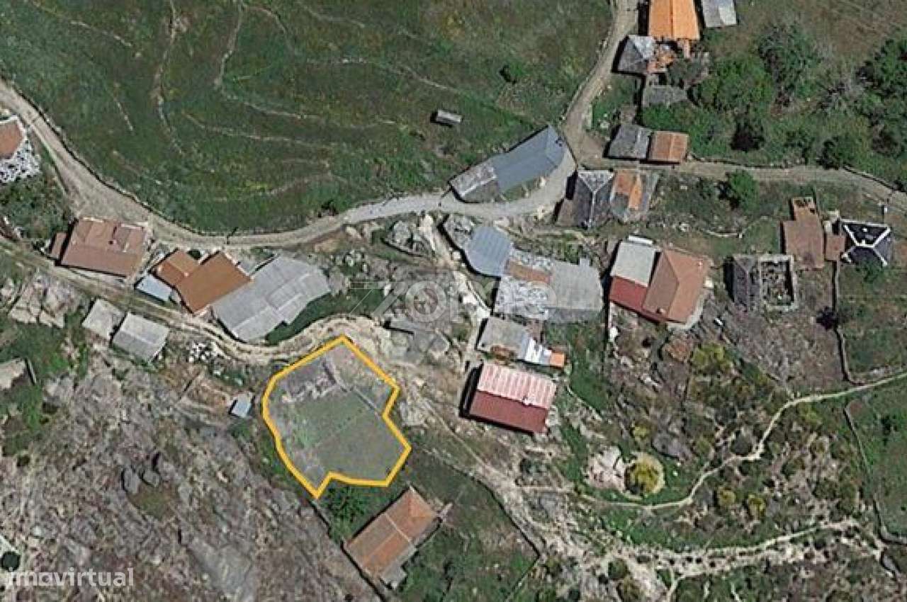 Terreno com Ruína Para Venda | Galegos da Serra - Grande imagem: 1/11
