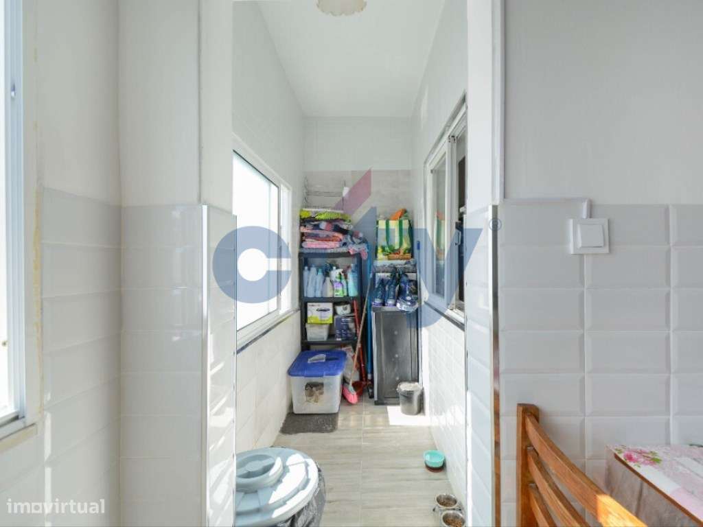 T1+1 Totalmente Remodelado com Varanda e Marquise | Pronto a Habita...-9