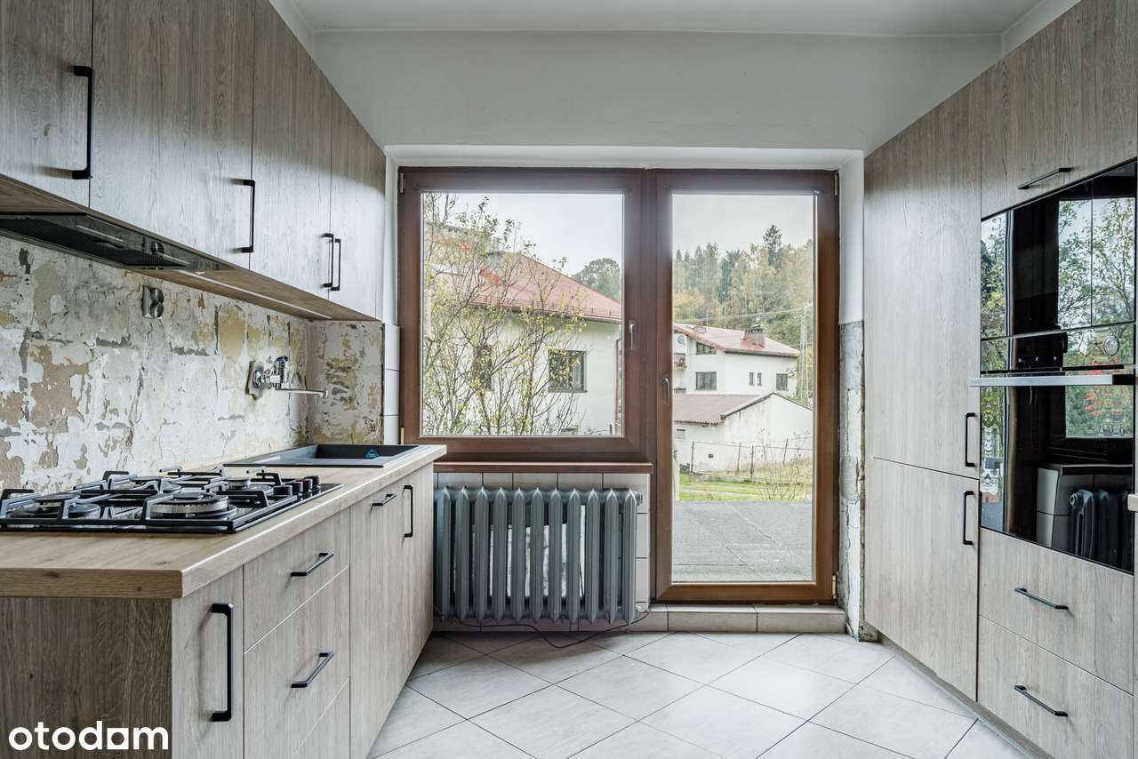 Duży dom z potencjałem pod górami - Brenna - do zamieszkania.-8