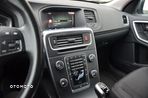 Volvo V60 D3 Drive-E Momentum - 32