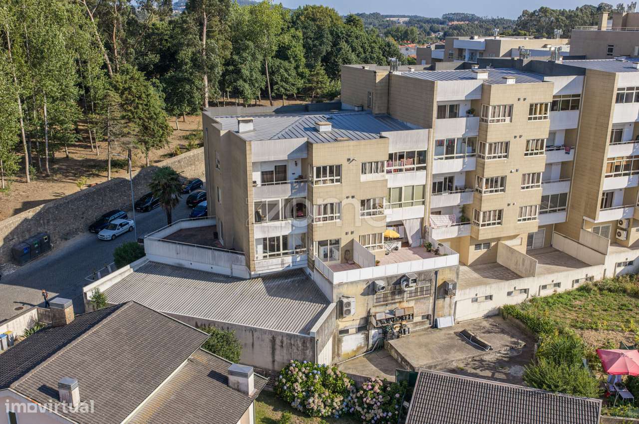 Apartamento T3 com 2 Terraços e 2 lugares de Garagem em V.N de Gaia.-22