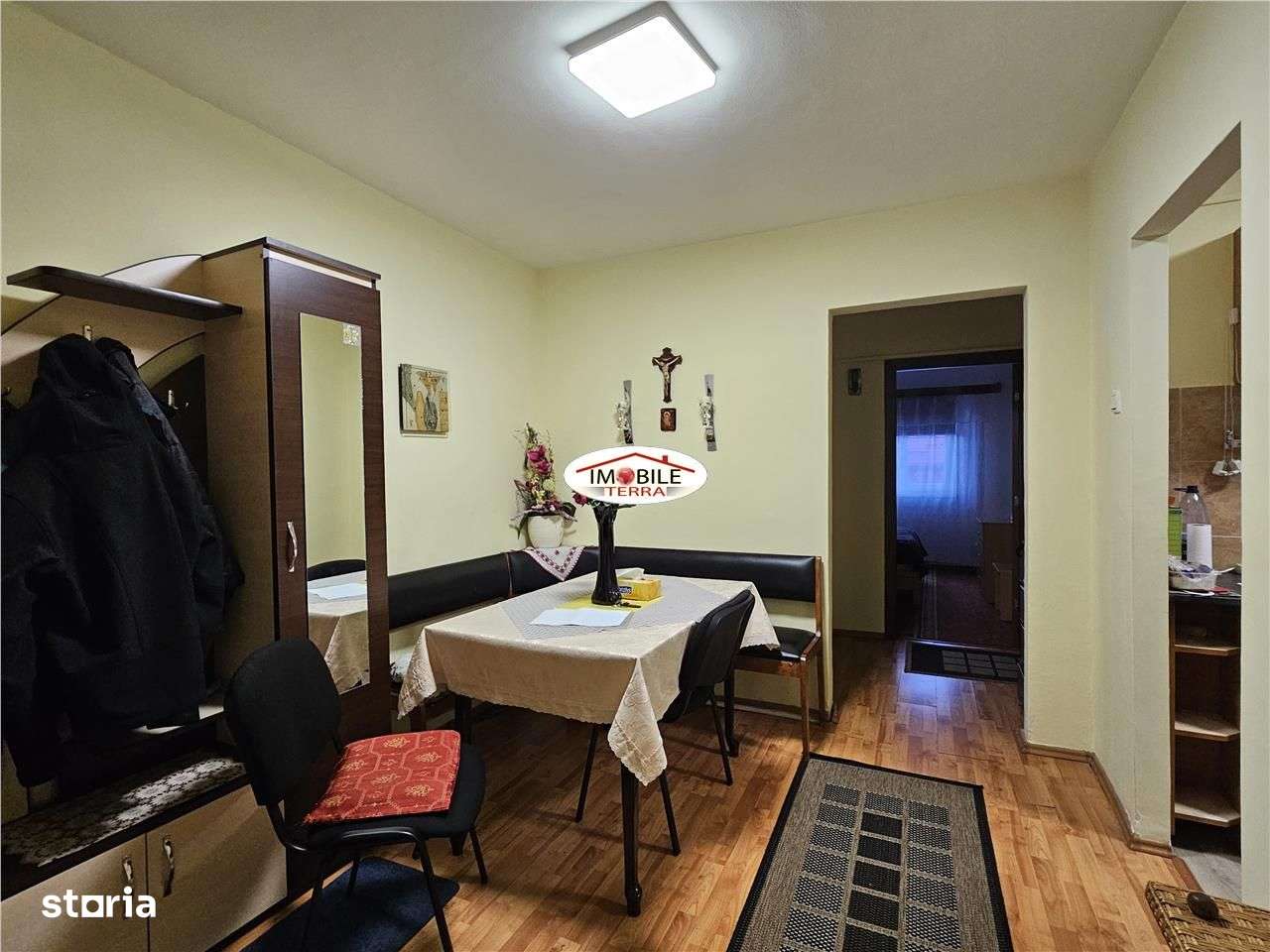 Apartament 3 camere decomandat cu pivnita de vanzare in Vasile Aaron-4