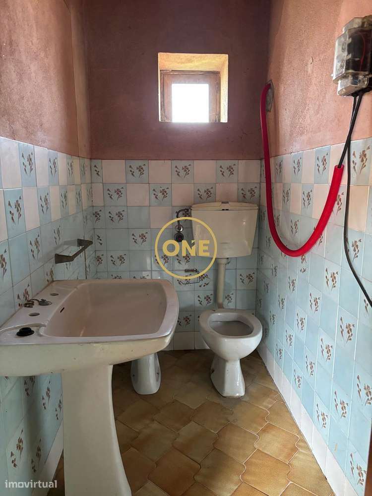 Moradia Térria p/ Restauro, em Laundos - Grande imagem: 5/37