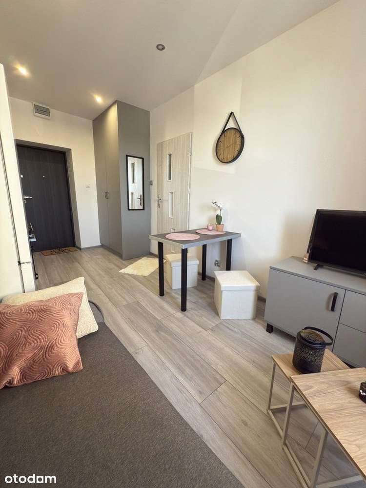 Wyposażona kawalerka w atrakcyjnej lokalizacji!!!-3