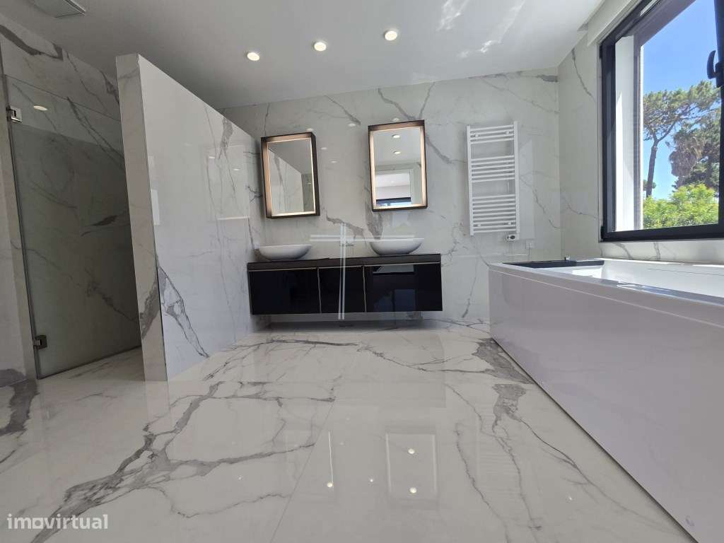 Moradia isolada T4, arquitetura contemporânea com garagem e piscina...-37
