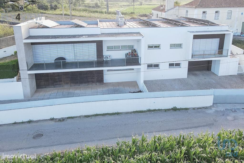 Casa T3 em Aveiro de 210,00 m2