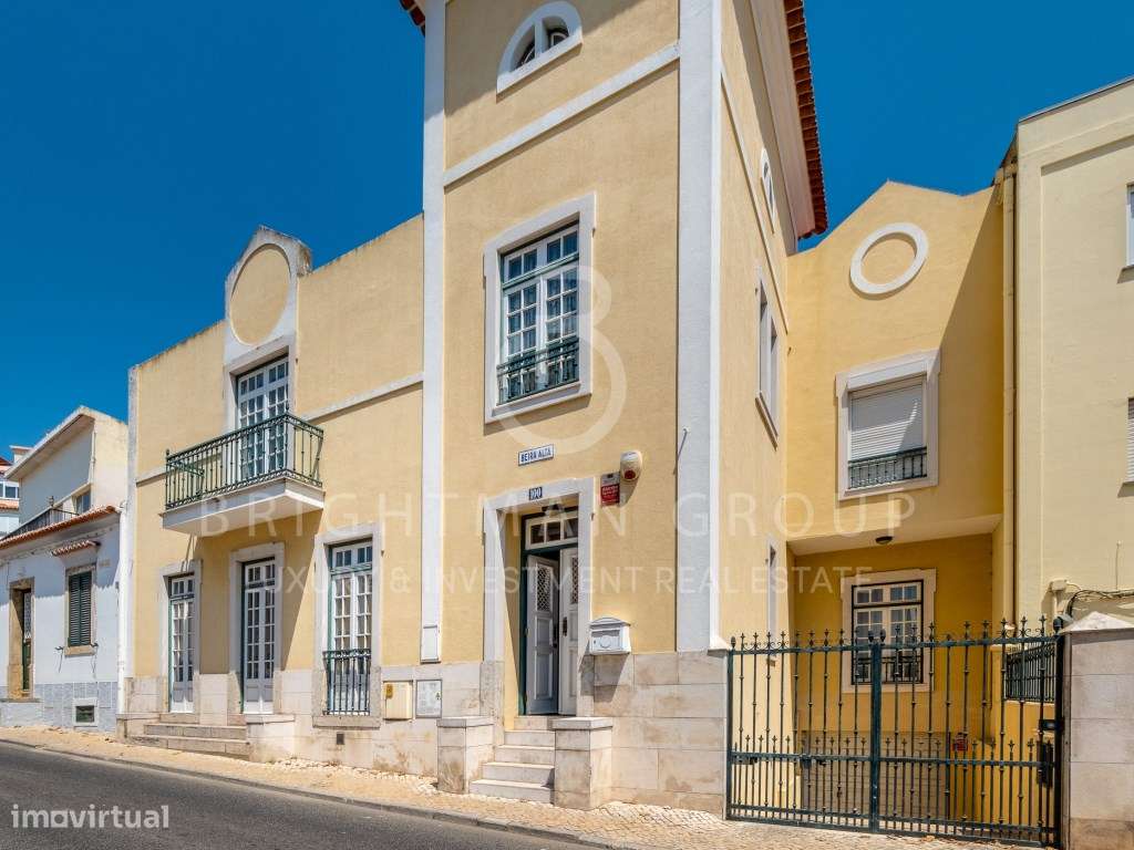 Moradia T5 com piscina em zona histórica da Parede - Grande imagem: 5/37