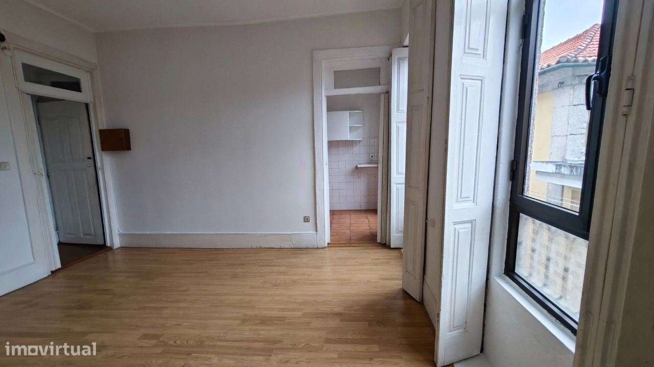 T-1 - A Baixa do Porto - Grande imagem: 2/8