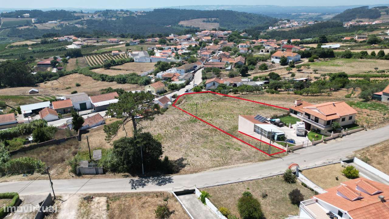 Terreno Urbano  | Guisado | Duas Frentes | 2.363,65 m² - Grande imagem: 4/18