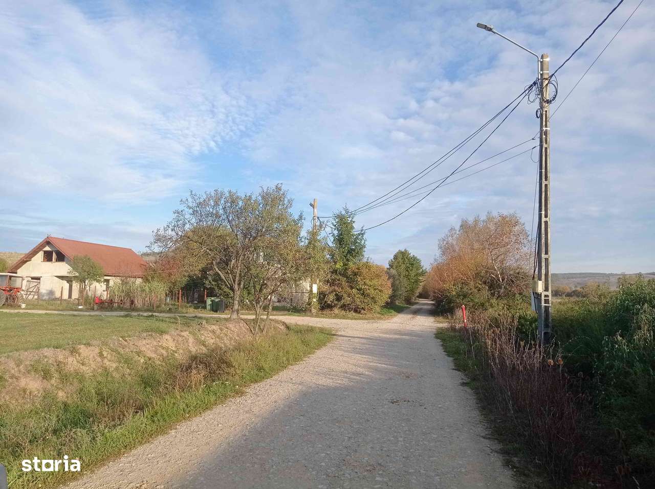 Vând teren 600 mp, Ineu-1