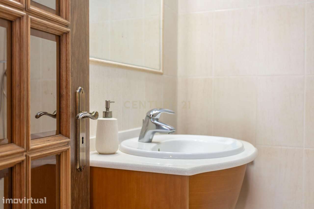 Moradia T5 com Piscina em Poceirão, Palmela-8