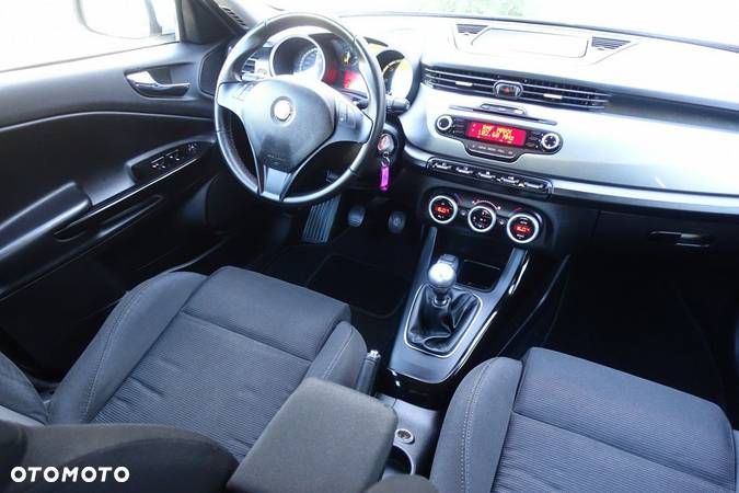 Alfa Romeo Giulietta 2.0 JTDM Distinctive - 11