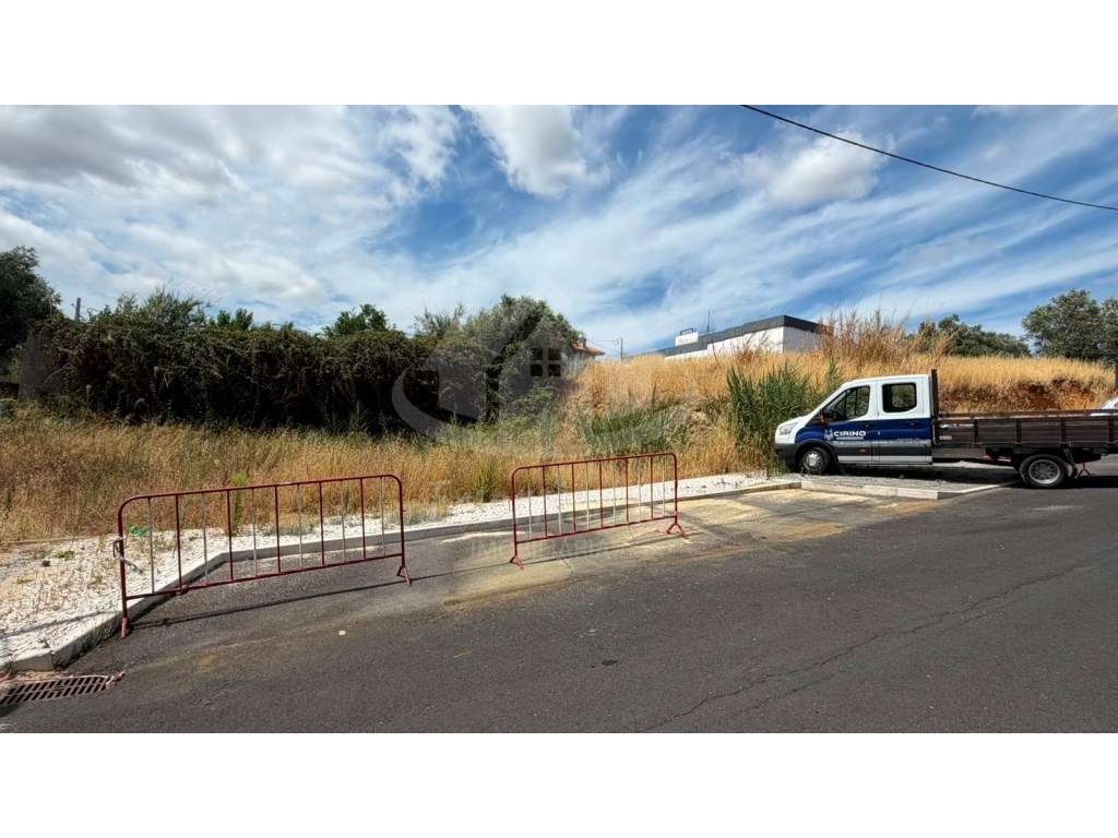 Terreno com 350 m² no Bairro da Bela Vista em Frielas-5